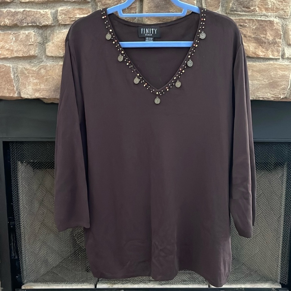 Finity brown sweater with mini coins that say “Queen Elizabeth the Second” 2X